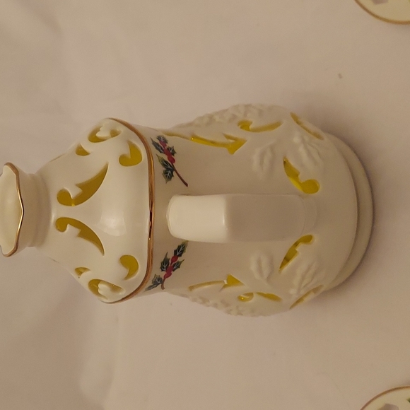 Partylite Holly Leaf Tea Set - Picture 6 of 12